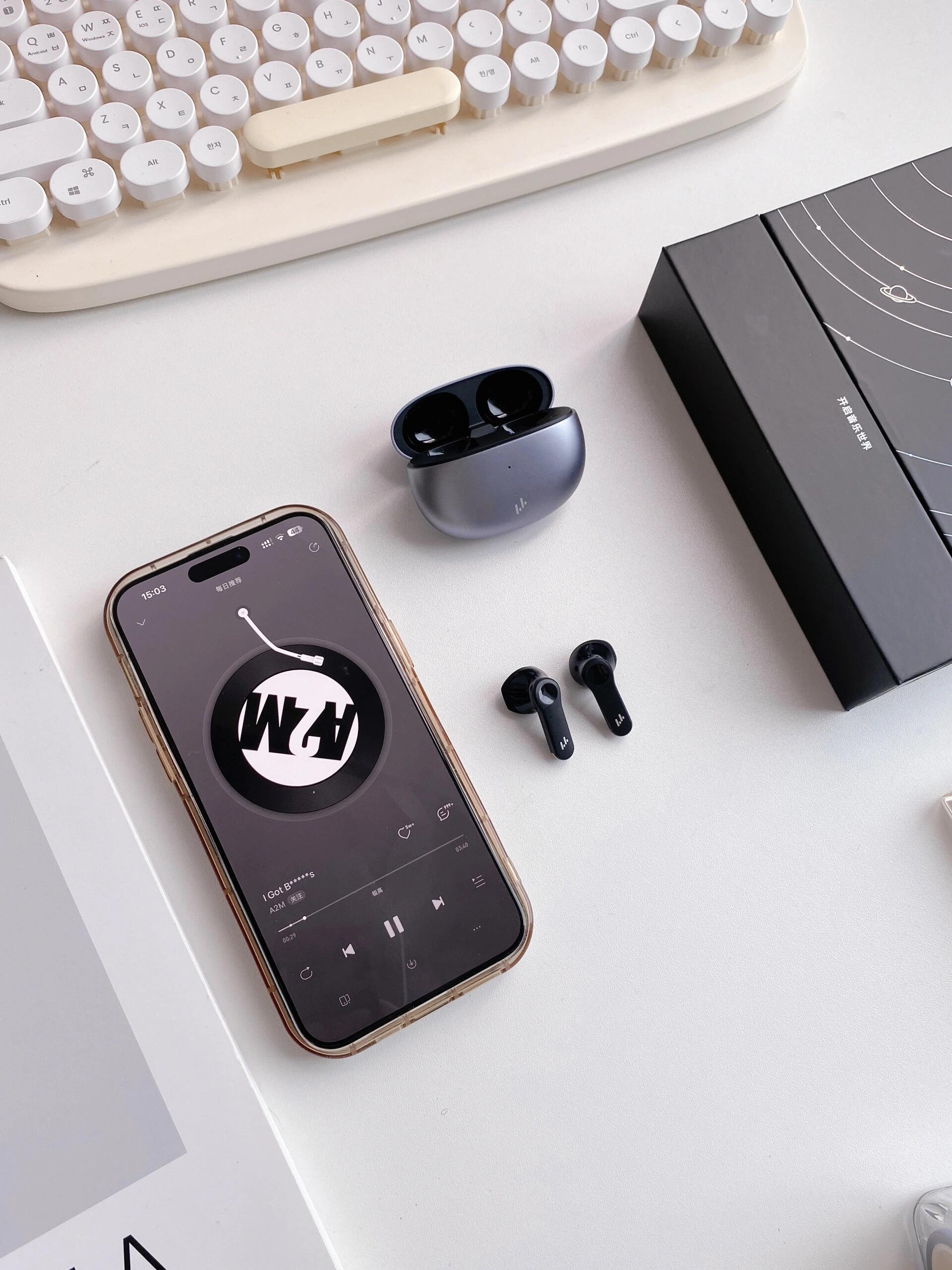 M13 Tws Wireless Headphones Sports Waterproof Headsets with LED Digital Display