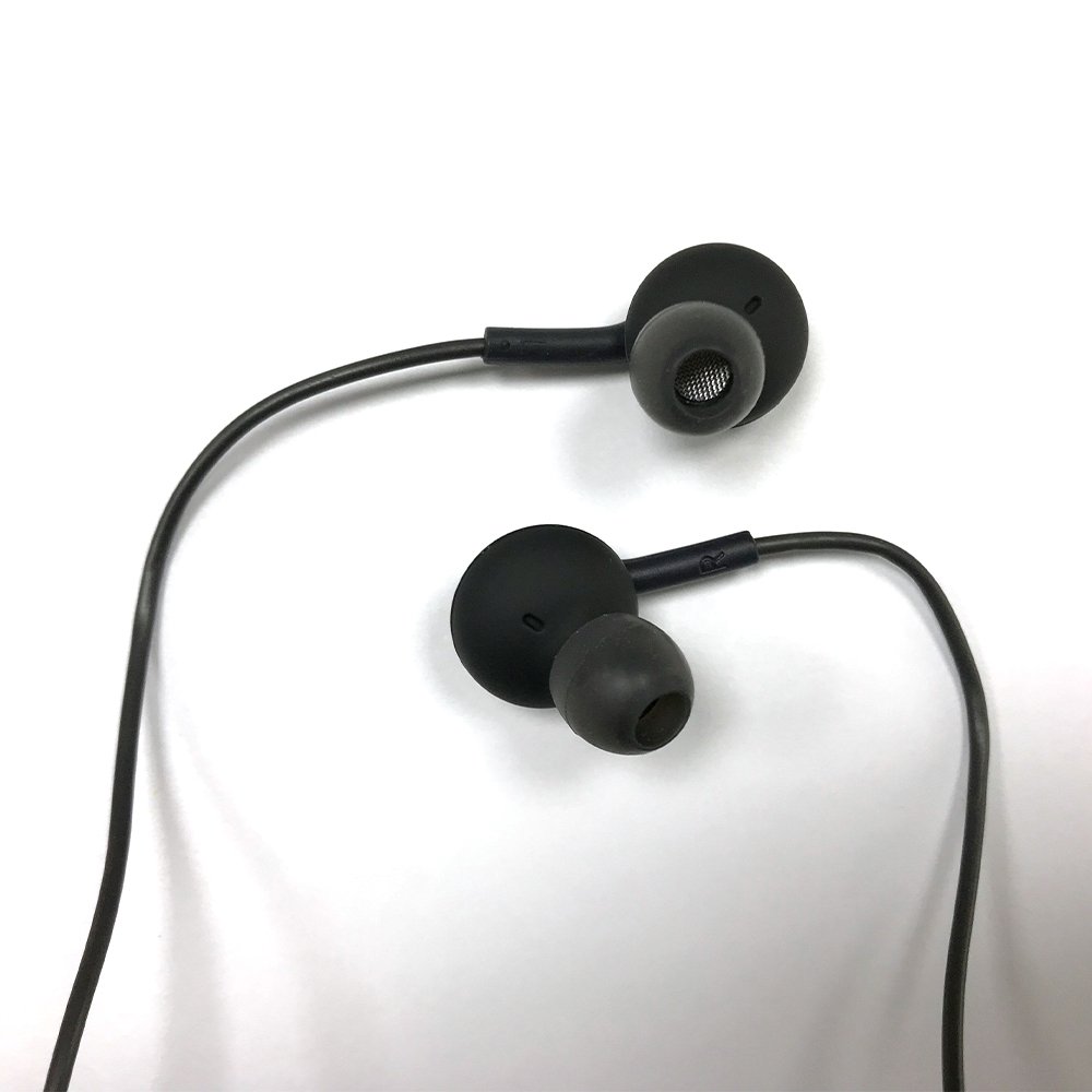 Hot Sales S8 Sports Earphones Black 3.5mm Gaming in-ear wired Earphones Headphones with Microphone Wire Headset headphone