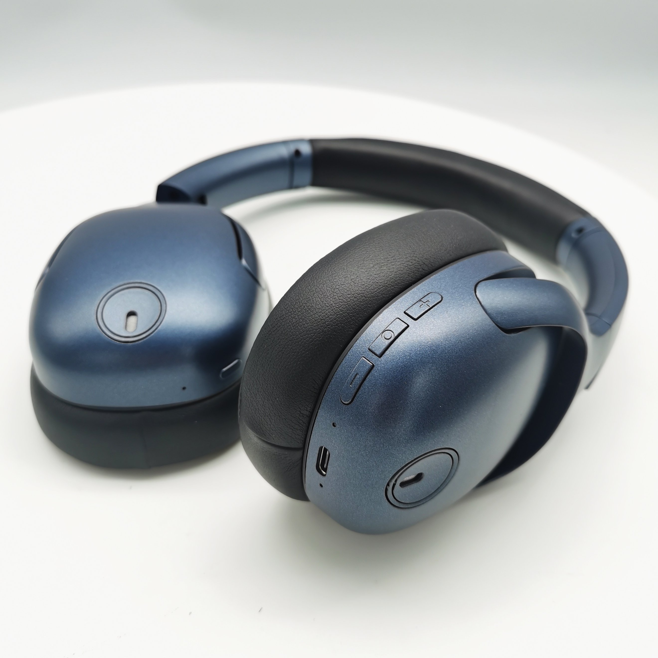 premium Quality BT5.0 ANC Noise Cancelling Long Battery Wireless Headphone QCC3034 Headset IEM Earphones With Built-in Mic