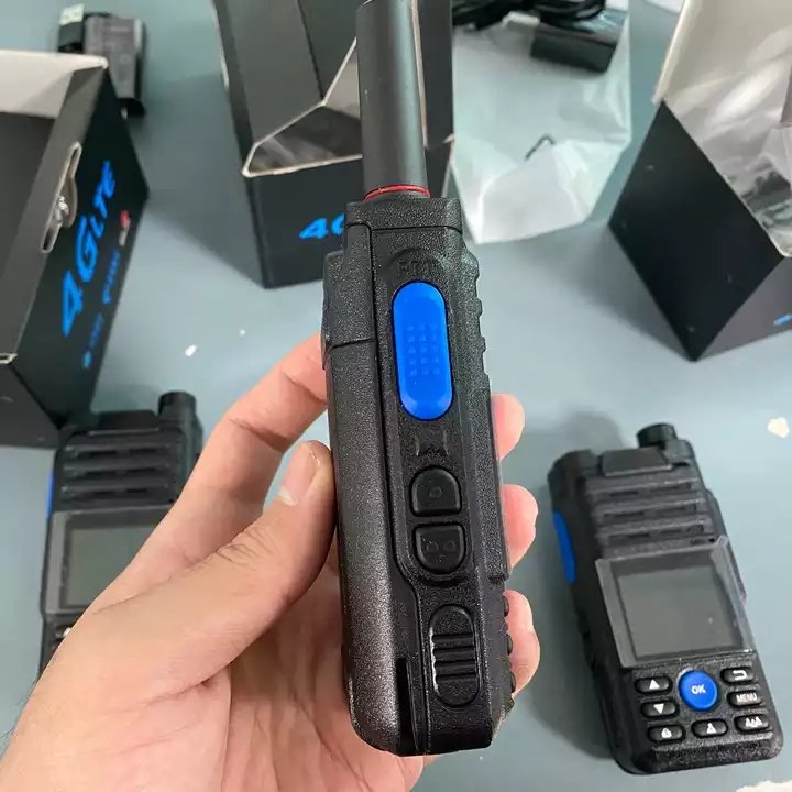 Zello walkie talkie KOLEEJ Poc Wifi Blue tooth colorful Display walkie talkie 4G/3G/2G GPS tracking Radio