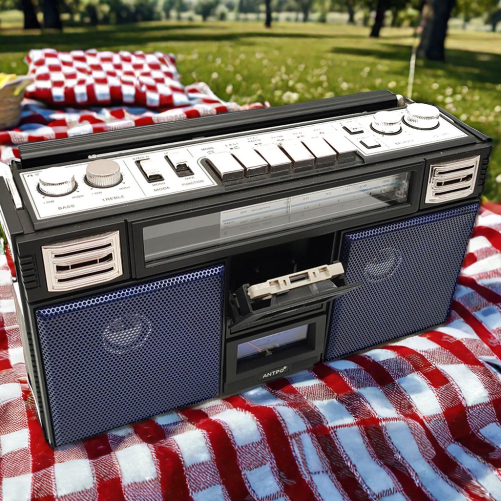 Hot Selling Multifunctional Powerful Wireless Audio Speakers Home Radio With Built-In FM Band And Internet Radio Function