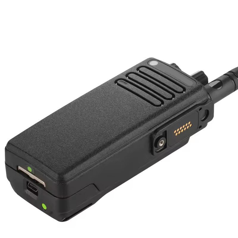 Original Handheld Digital Mobile Radio UHF VHF Remote Bidirectional 5W Power IPX6 Waterproof Walkie Talkie Model DP4401 XiR