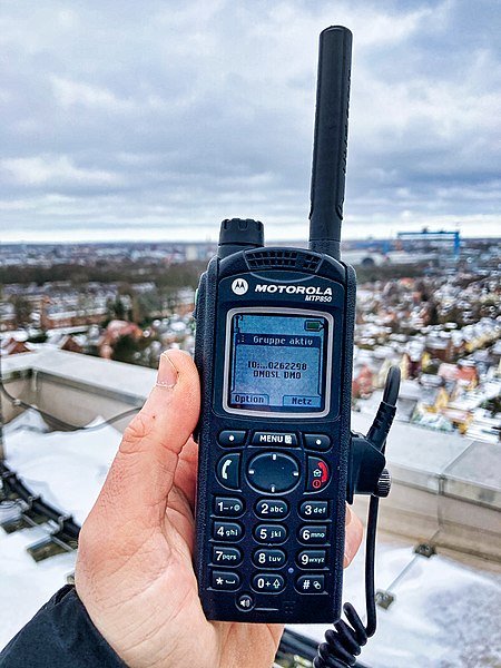 Moto-rola DMR MTP850 Original DMR Handheld Portable WIFI UHF VHF waterproof original business Radio Moto-rola MTP850