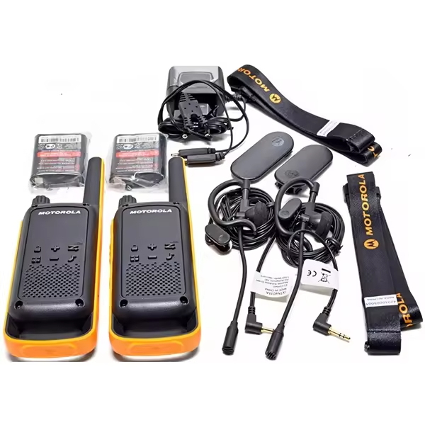 MOTO-ROLA Public walkie-talkie T82 20channel two-way radio IPX2 waterproof UHF/VHF wireless walkie talkie The two sets