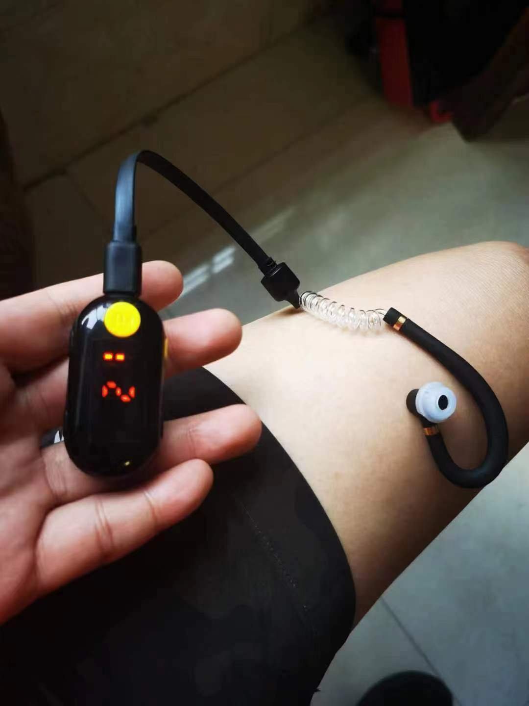 Small Outdoor 3km Long Distance Ear-hook Headset Mini Interphone Hotel Two Way Radio Restaurant Beauty Salon Walkie talkie