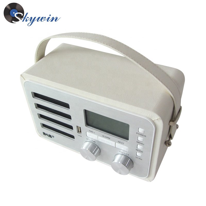 2018 high quality Mini Digital Portable Player Micro am/fm Radio