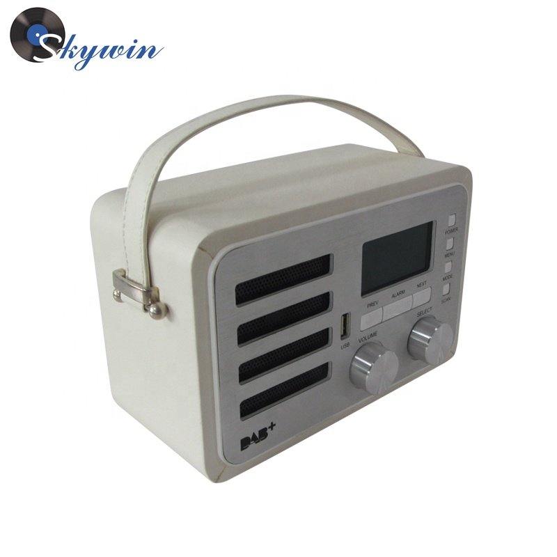 2018 high quality Mini Digital Portable Player Micro am/fm Radio