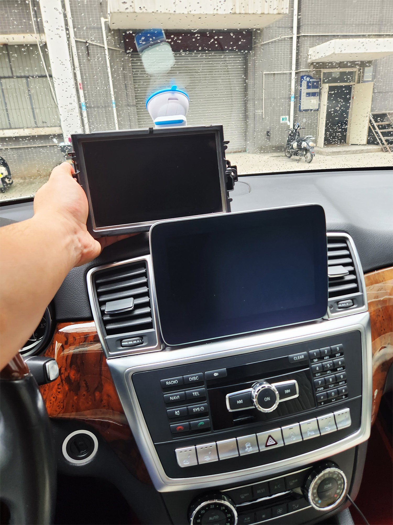 8.4 inch Android 13 4+64GB IPS 360 Car DVD Player For Mercedes Benz ML class 2013-2015 wireless Carplay Video Auto radio