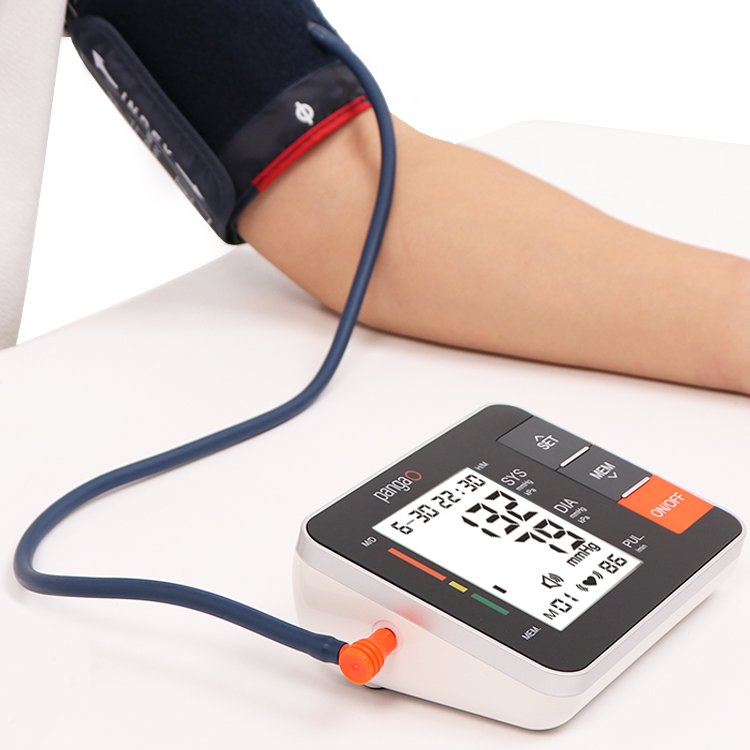 Pangao hot selling bp meter full automatic voice talking upper arm blood pressure monitor
