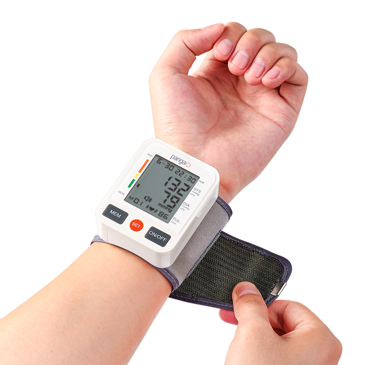 Electronic talking bp operator machine electronic digital wrist blood pressure monitor