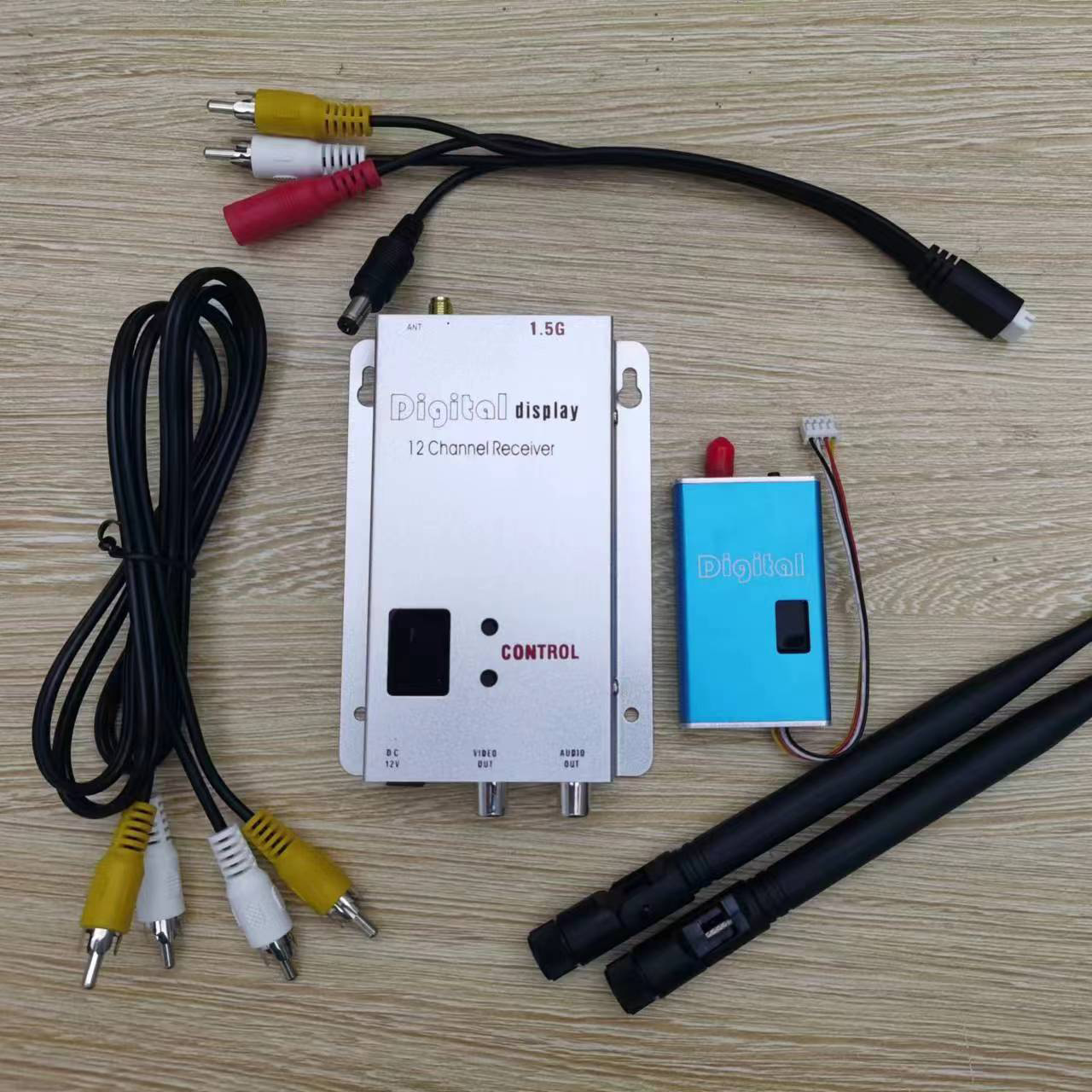 Hot sales Mini FPV Video Sender 1.5Ghz 5W VTX Wireless Video Audio Transmitter Receiver 5000mW Long Range Drone Camera RC FPV