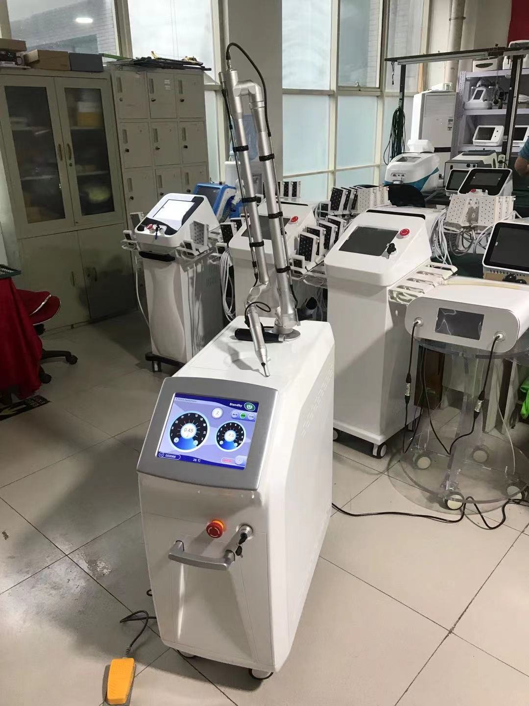 Pico laser machine 1064nm 532nm 1320nm qswitch nd yag laser tattoo removal skin machine picosecond laser price from Beijing