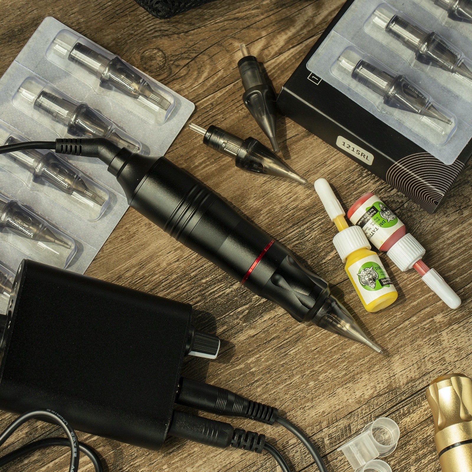 Professional Rotary Tattoo Pen Machine Kit Tattoo Needles Ink Cups Foot Pedal Clip Cord whole for Beginners