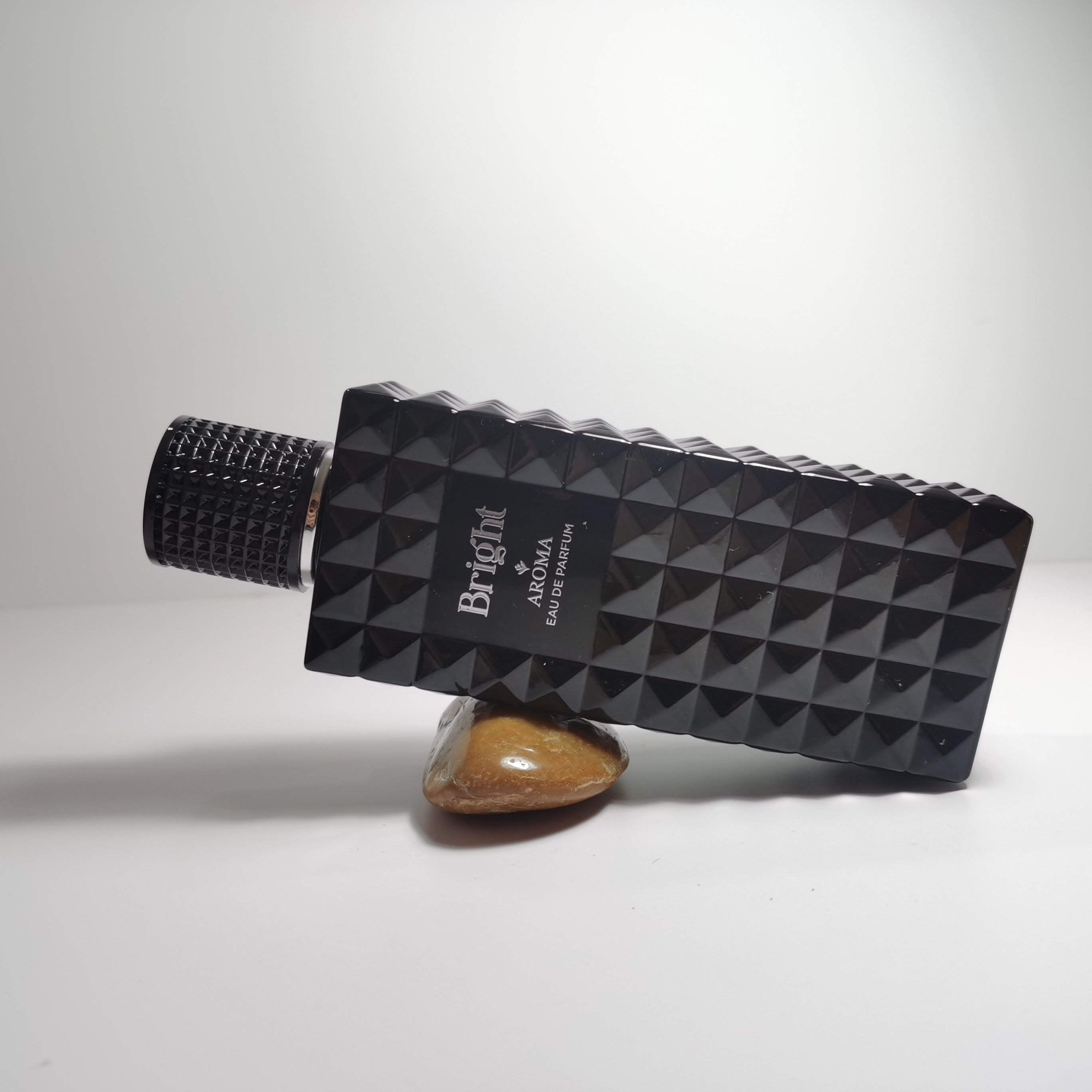 Custom black Luxury Hedgehog mesh surface 100 ml glass parfum bottle Top quality men's perfume bottle with black lid