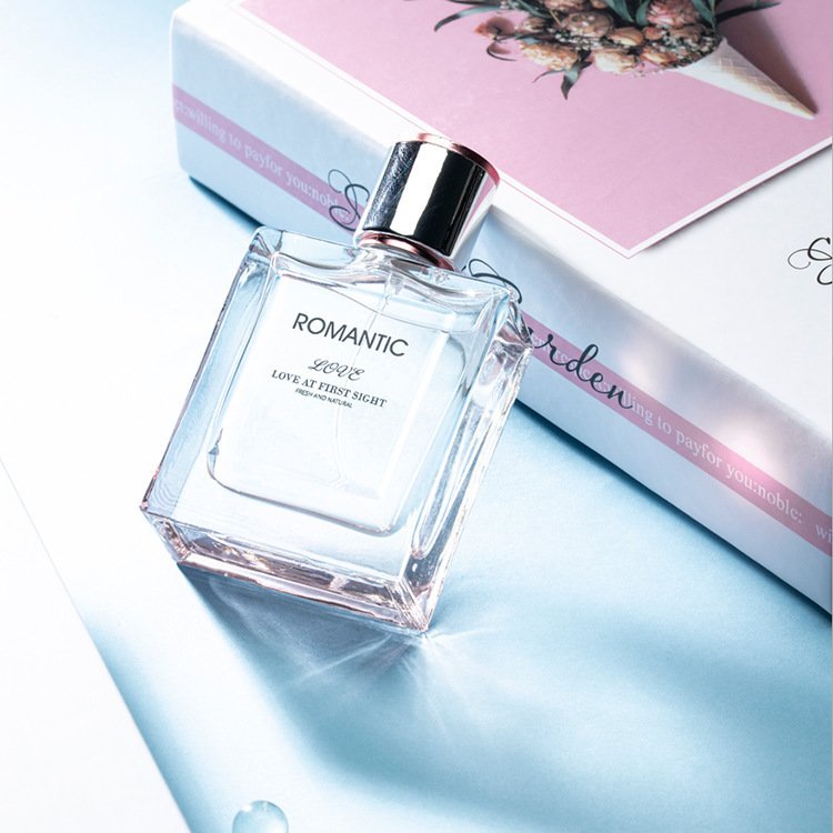 Delicate packaging Men's perfume Lasting fragrance non-pungent flower fruit fragrance fragrance