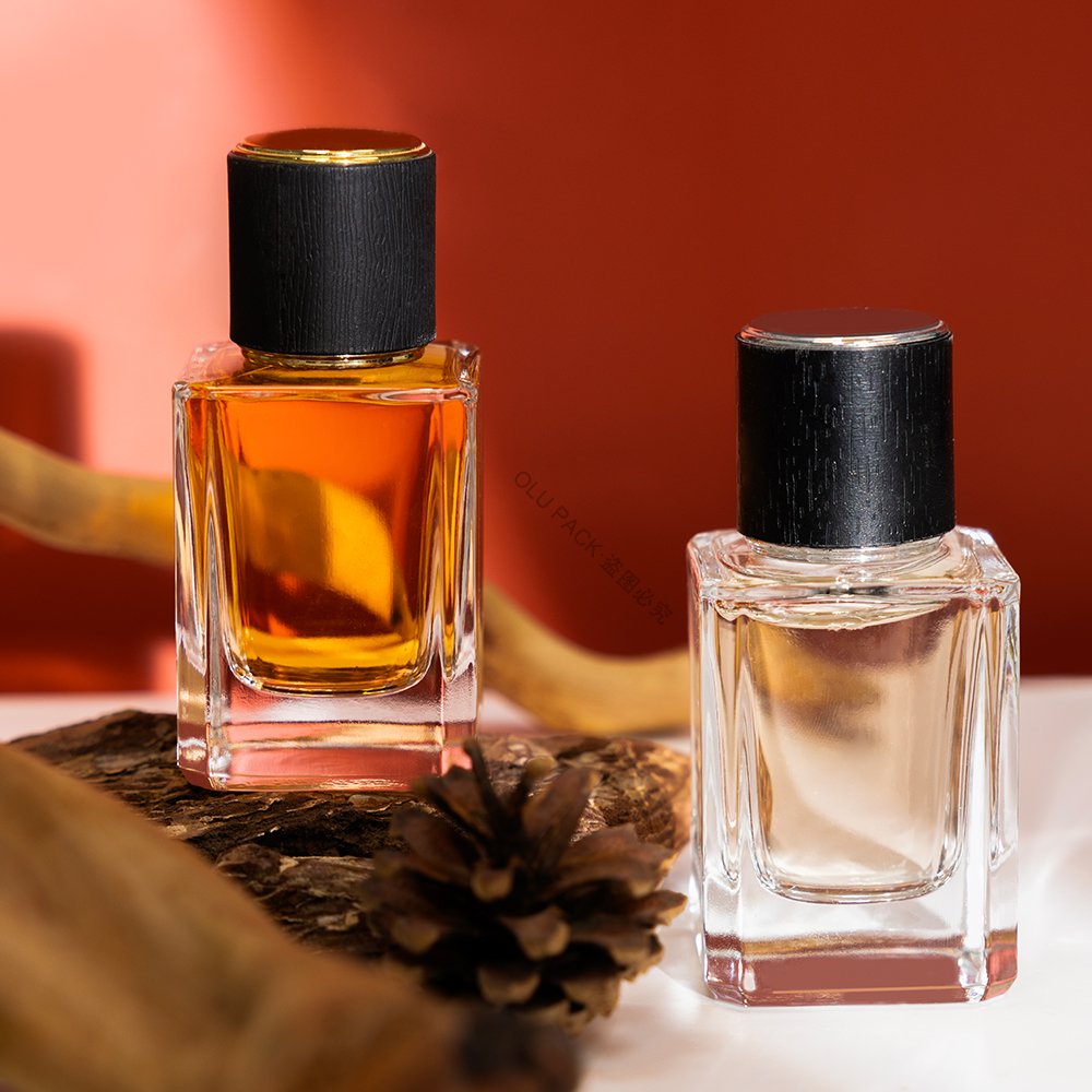 Free Sample Transparent Refillable 30ml 50ml 100ML botellas perfume Men's Cologne Spray Pump Glass Bottle with Thick Base