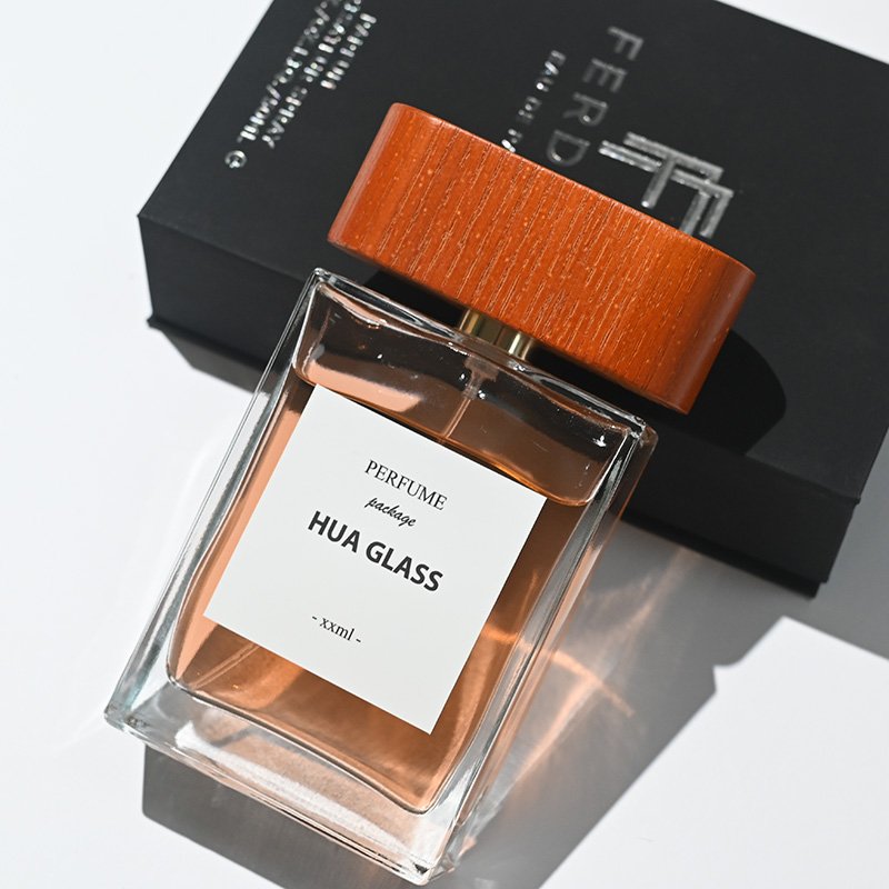 Wholesale men's Perfume Glass Bottle Square Empty 100ml Clear Perfume Glass Bottle 100ml Crimp Perfume Bottle with Wooden Cap