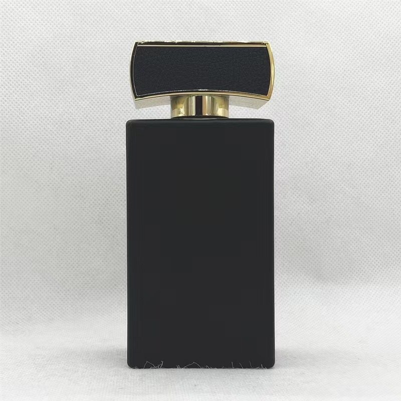 High Quality original Wholesale Men's Premium Luxurious Black 100ml Perfume Dubai Arabian Middle East Hot Selling Body Spray