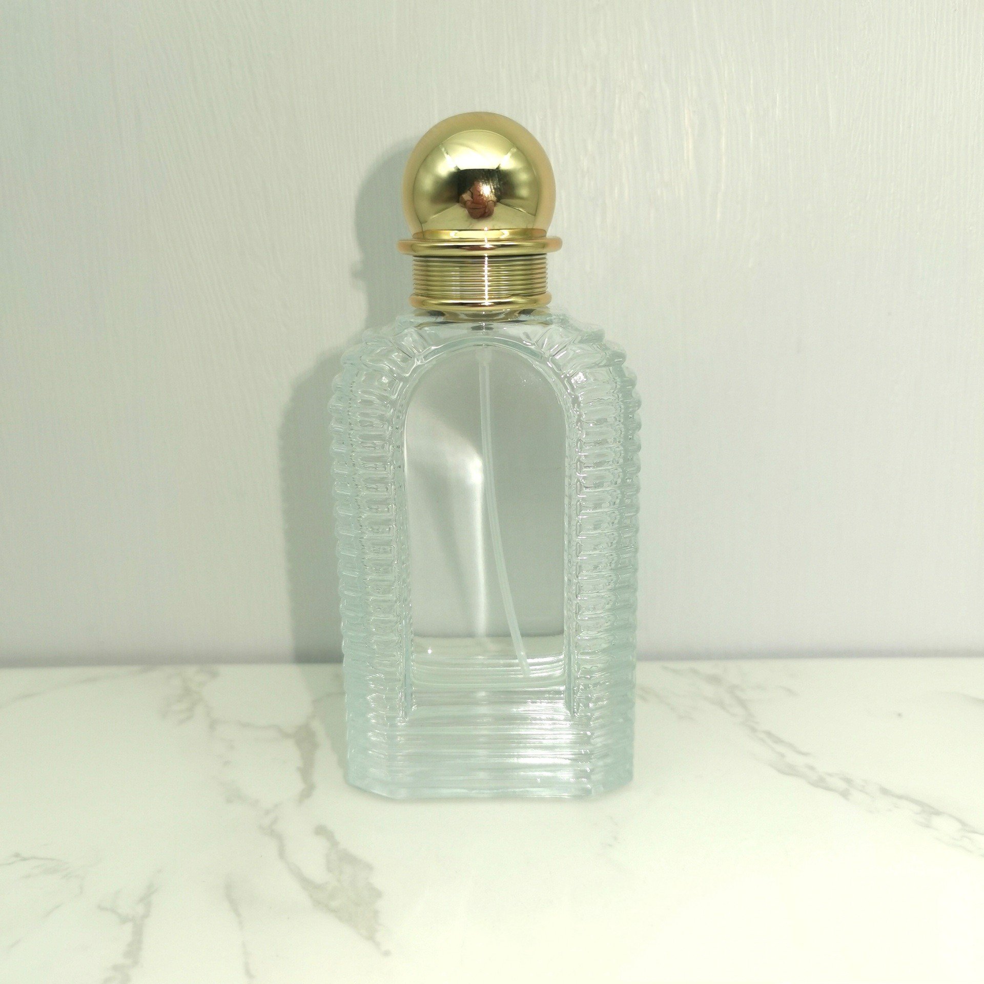 Luxury Spot new portable 60ml transparent glass spray perfume bottle for women and men's perfumes