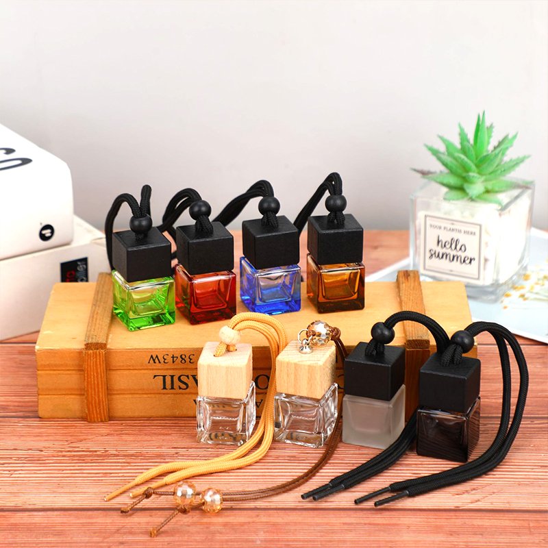 8ml Black Car Perfume Bottles Empty Refillable Air Freshener Hanging Aromatherapy Fragrance Diffuser Wood Cap Car Essential Oils