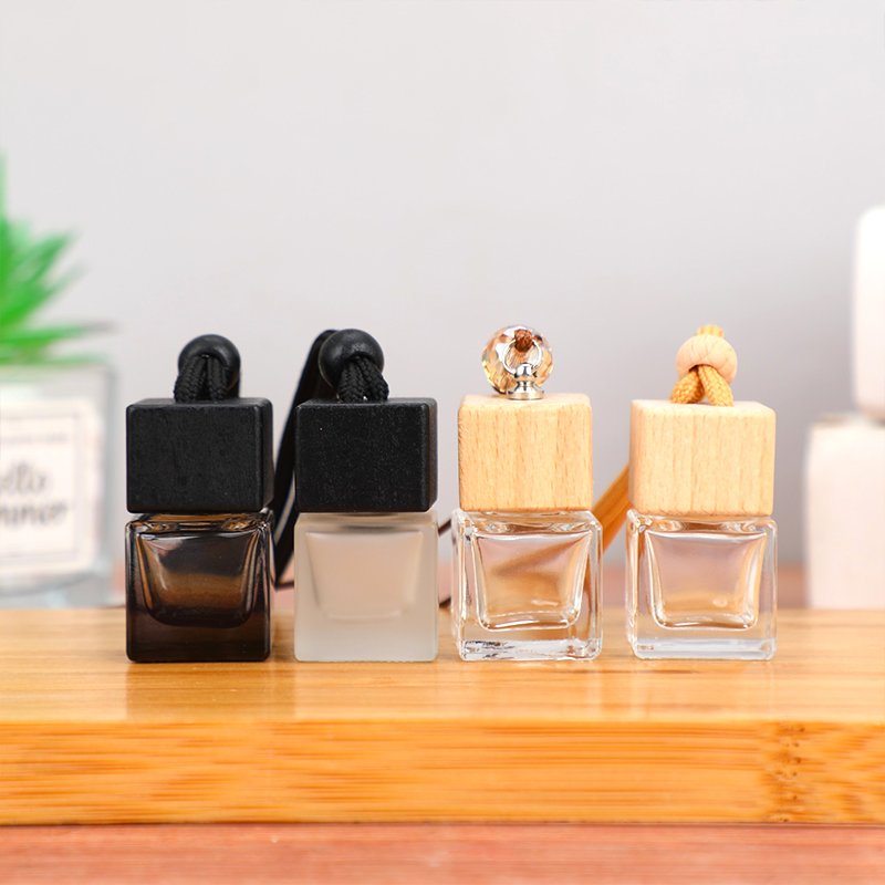 8ml Black Car Perfume Bottles Empty Refillable Air Freshener Hanging Aromatherapy Fragrance Diffuser Wood Cap Car Essential Oils