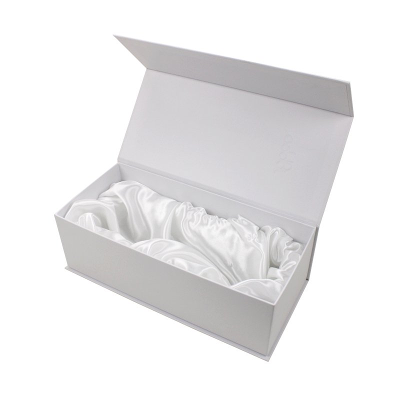 Custom Logo Printed Luxury Rigid Paper white Closure Magnet Paper Box Shoe packaging Magnetic Gift Box