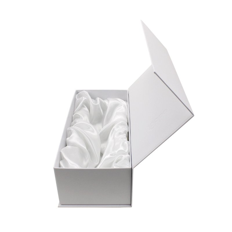 Custom Logo Printed Luxury Rigid Paper white Closure Magnet Paper Box Shoe packaging Magnetic Gift Box