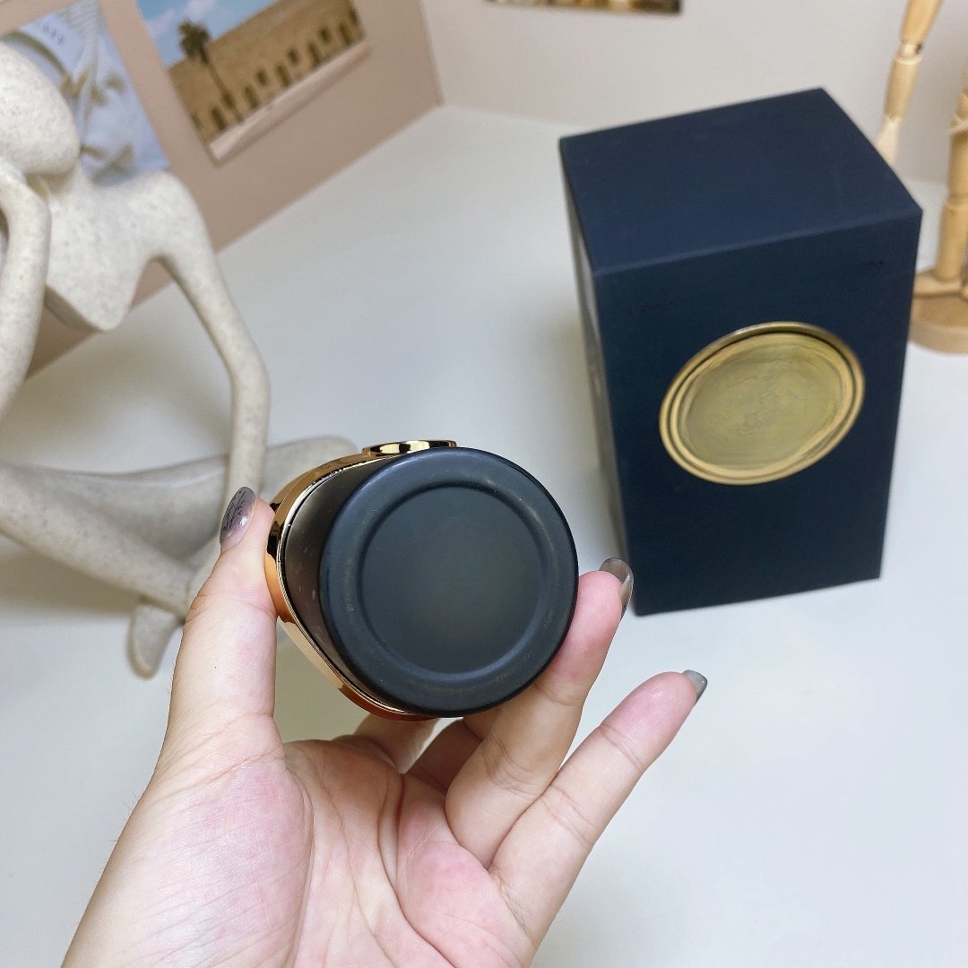 100ml Classic Parfum High Quality Long-lasting Oil Perfume Sweet Fragrance Available Bulk Quantity India
