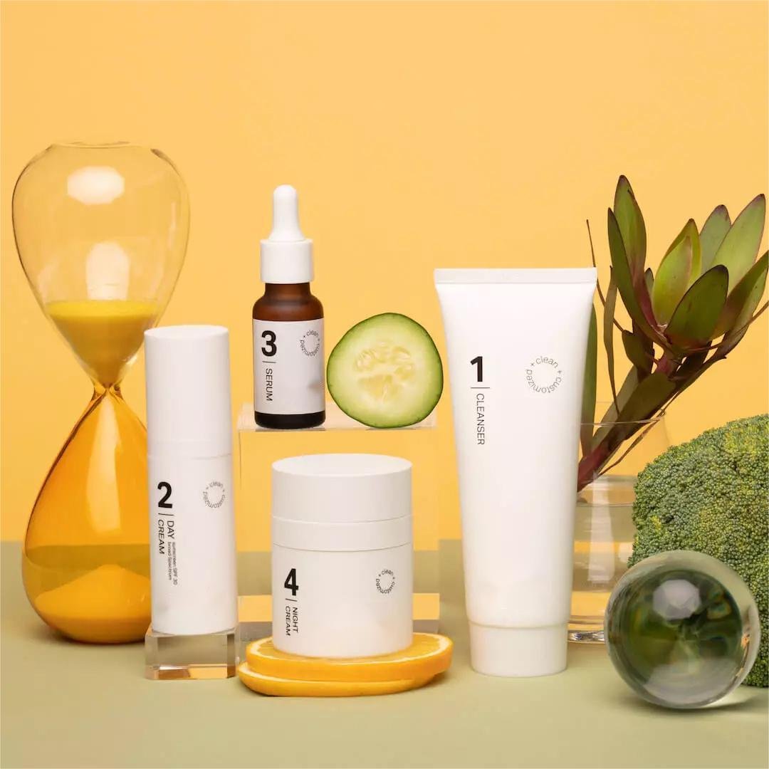 Specially Formulated 4 Step Acne Skin Care System Daily Cleanser Day Moisturizer Serum Night Cream SkinCare Set for Men