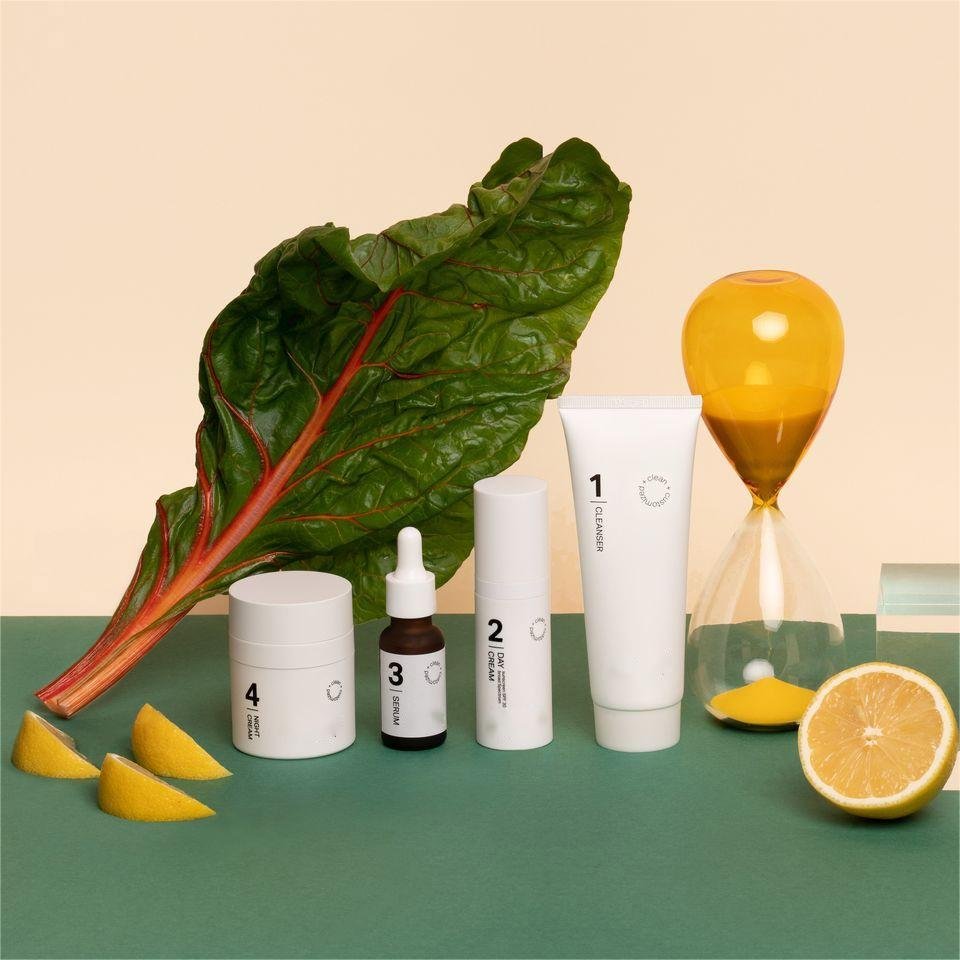 Specially Formulated 4 Step Acne Skin Care System Daily Cleanser Day Moisturizer Serum Night Cream SkinCare Set for Men