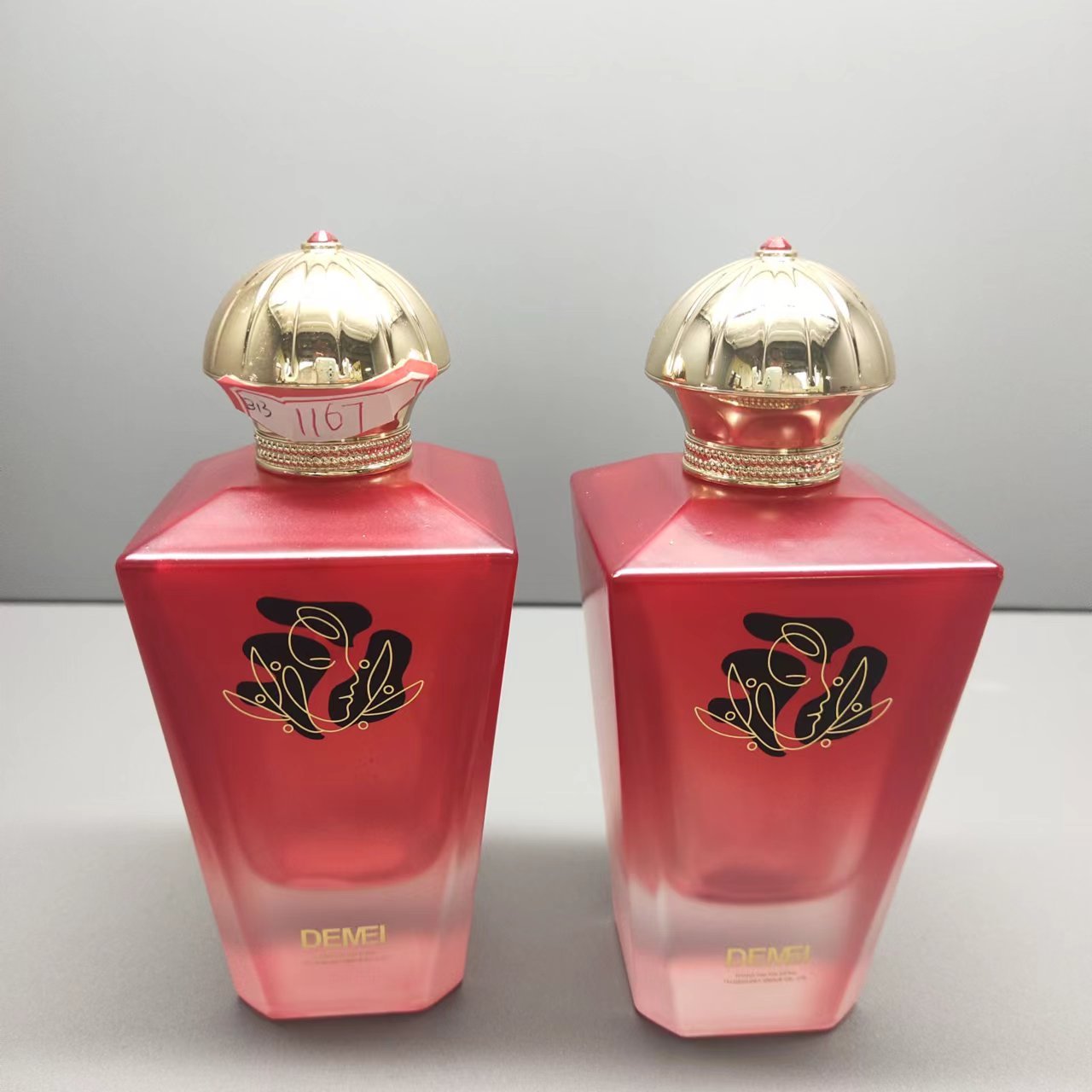 2024 Christmas Design 100 ml Unique Fashionable Design Pump Spray Middle East Men's Perfume Bottle Set Gift Women