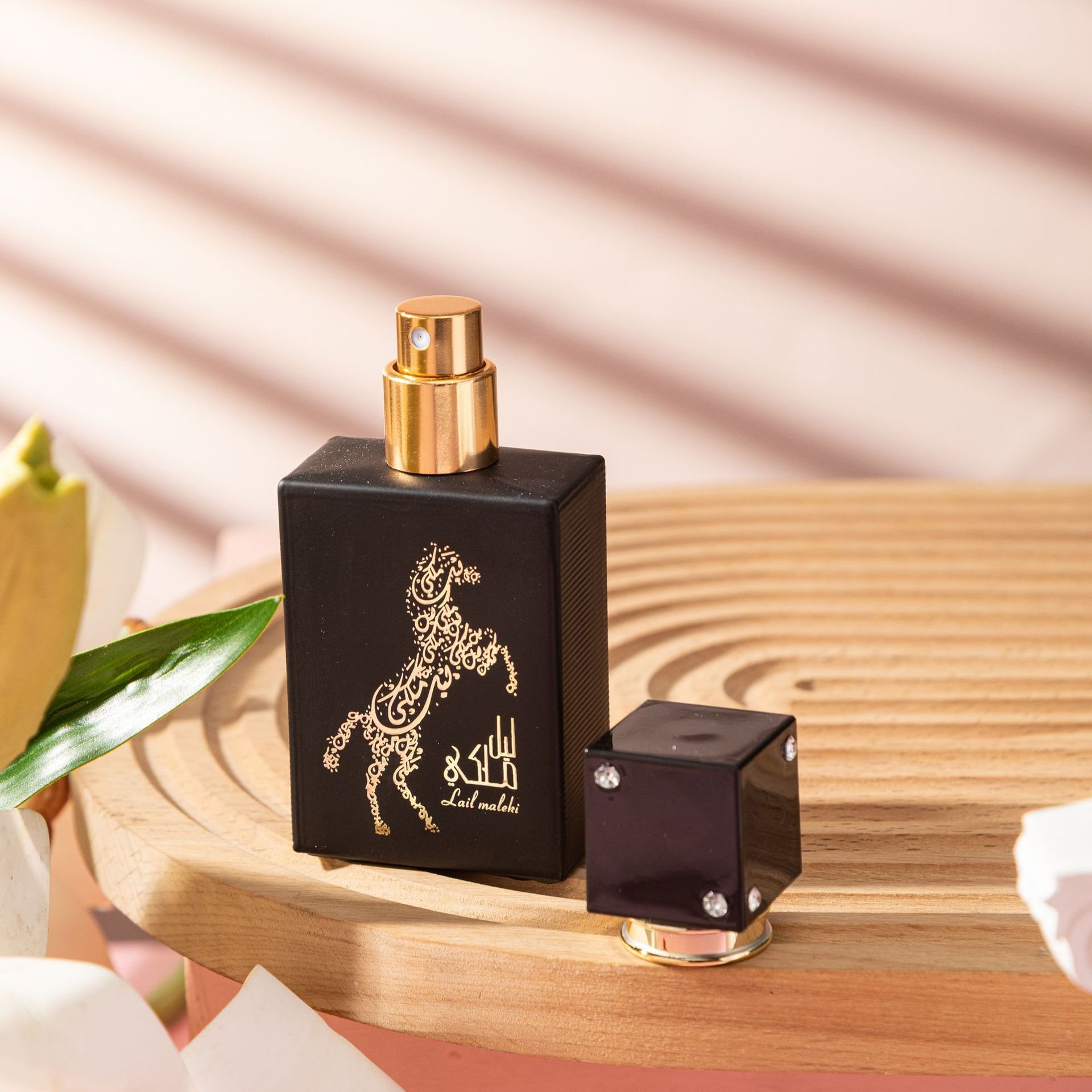 A batch of high-quality men's Arabian lasting fragrance non-pungent Middle East Dubai Premium perfume