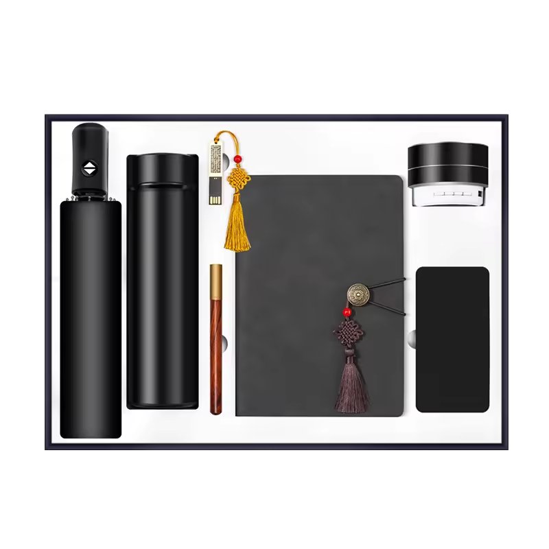 Luxury Men's Corporate Gift Set Promotional Present Items for Business with Bottle and Box for Christmas Occasions