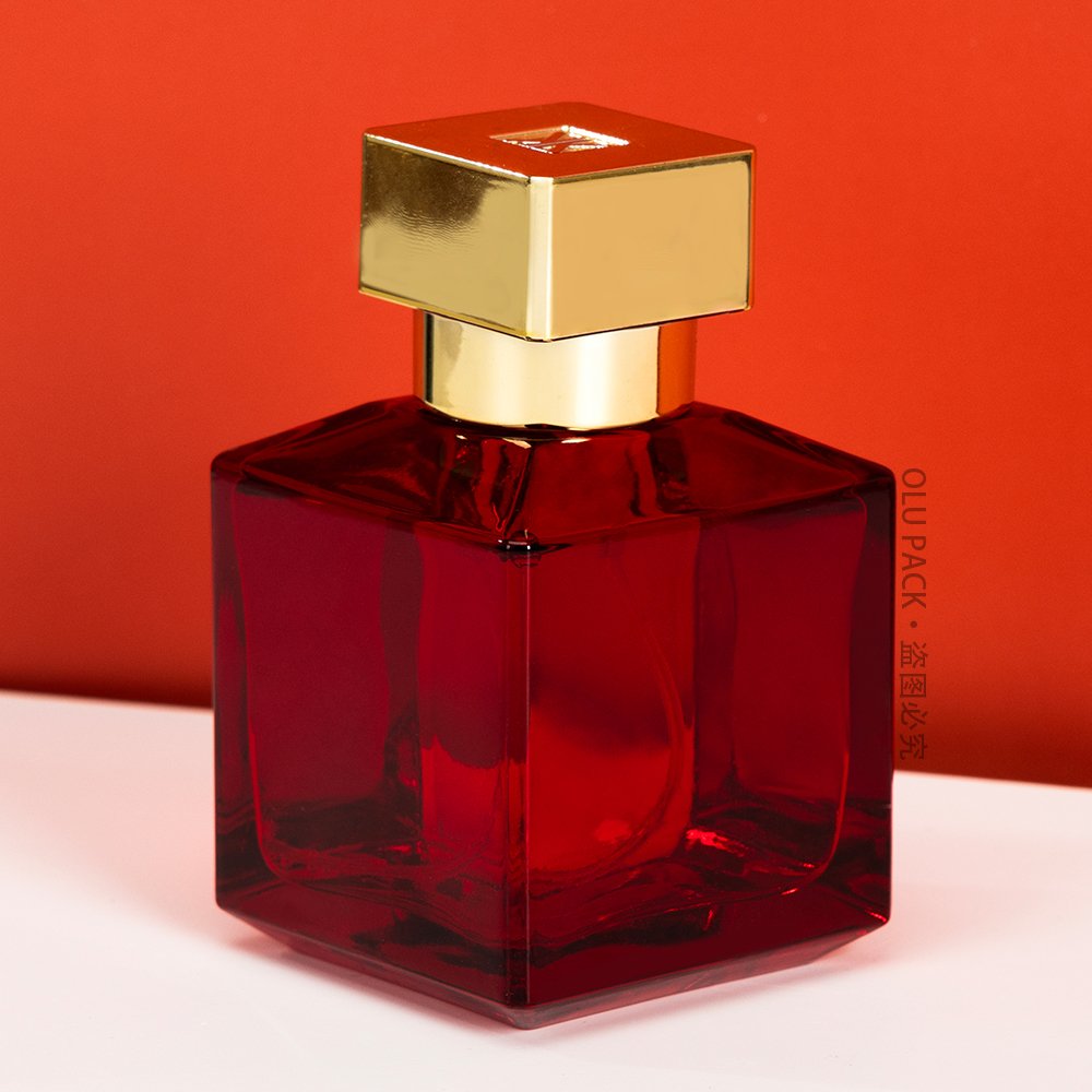 Cheap Buy Crimp Finish Empty Transparent Square 70 ML Men's Cologne Women Perfume Oil Cosmetic Toner Glass Sprayer Bottle