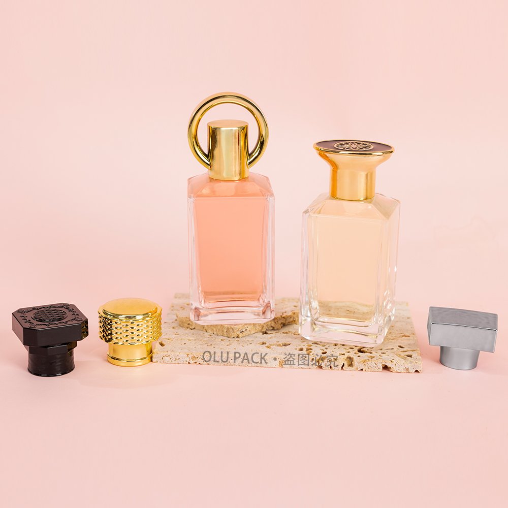 Cheap Buy Crimp Finish Empty Transparent Square 70 ML Men's Cologne Women Perfume Oil Cosmetic Toner Glass Sprayer Bottle