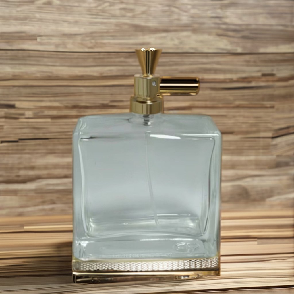 High Quality Luxury Square Design 30ml 50ml 100ml Men's Perfume Glass Bottles Clear Empty Spray with Box Packaging for Car Use