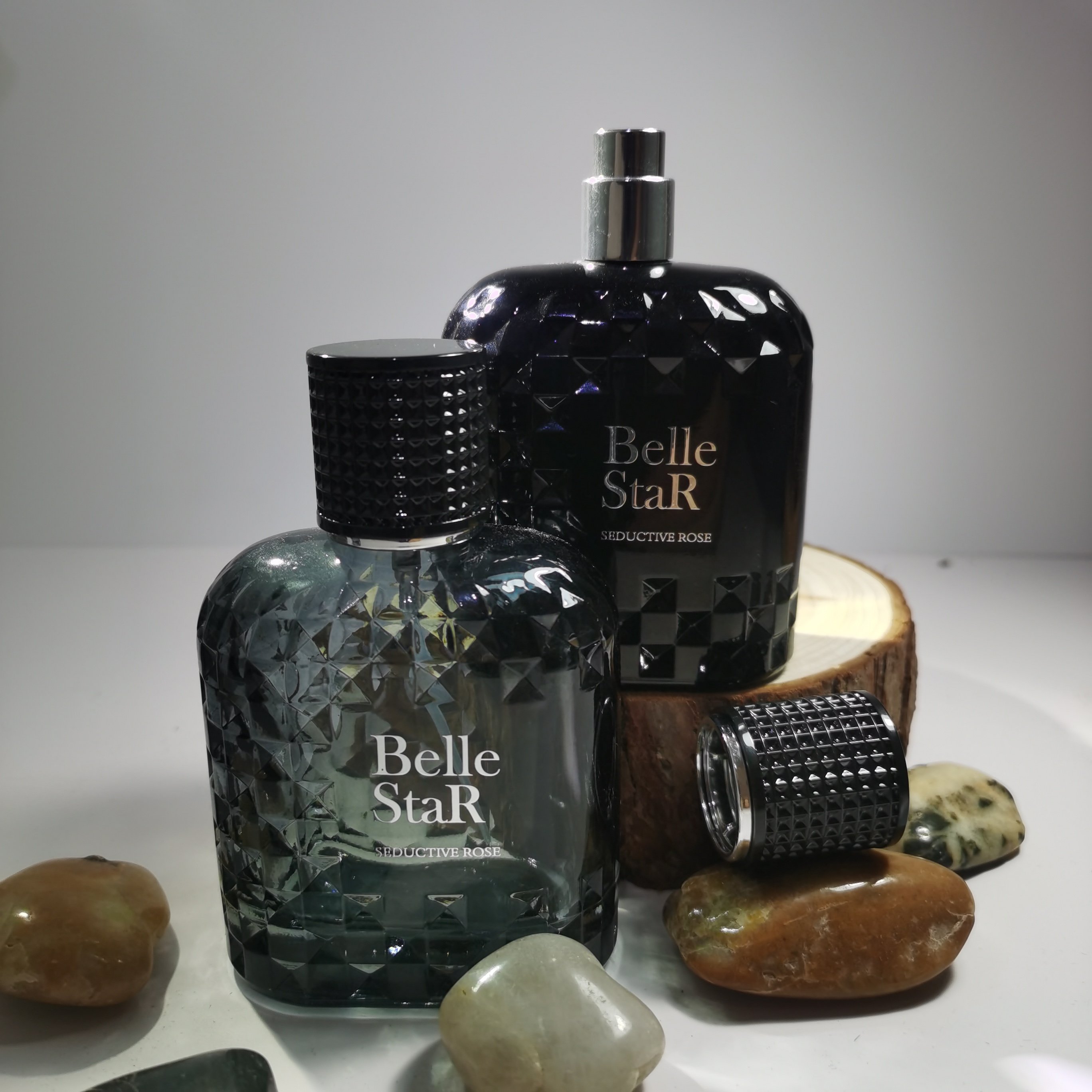 Free sample mysterious black sexy men's perfume flat round luxury glass spray bottle with black cap