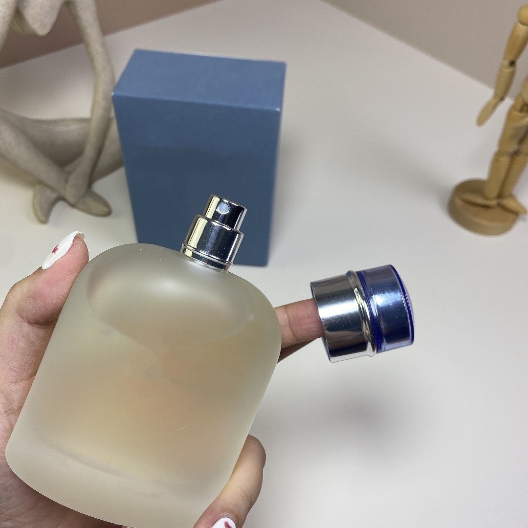 Super High Quality Men's Perfume 125ml Men's Long Lasting Perfume Body Spray Wooden Perfume