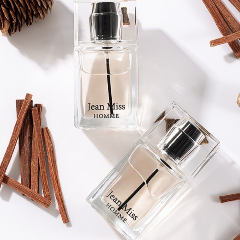 Factory Hot Sale Luxury Body Spray for Men's Original Perfume Light Fresh Long-Lasting Cologne Fragrance EDP Parfum for Men