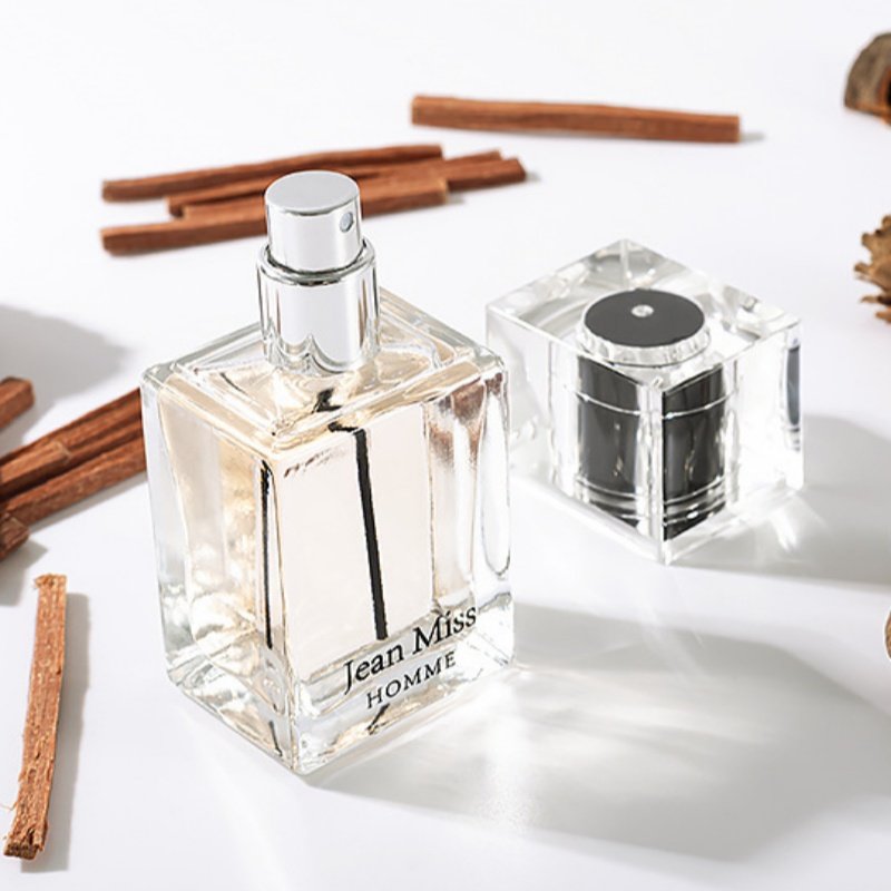 Factory Hot Sale Luxury Body Spray for Men's Original Perfume Light Fresh Long-Lasting Cologne Fragrance EDP Parfum for Men