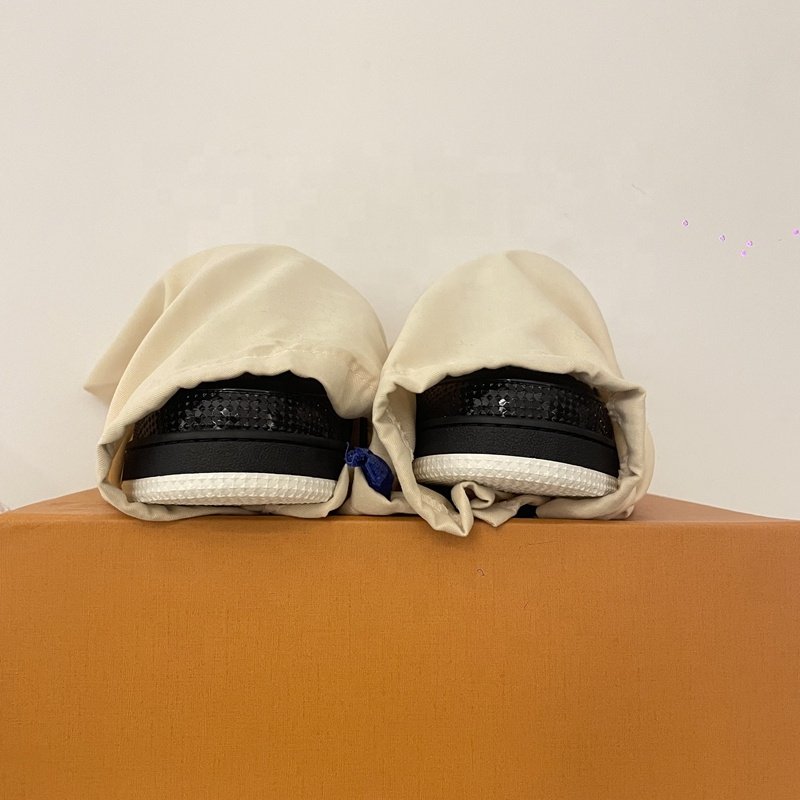 All Kinds Of Famous Brands shoes sneakers heels hoodies perfume shoulder purses shopping bags women's tote bags women and men