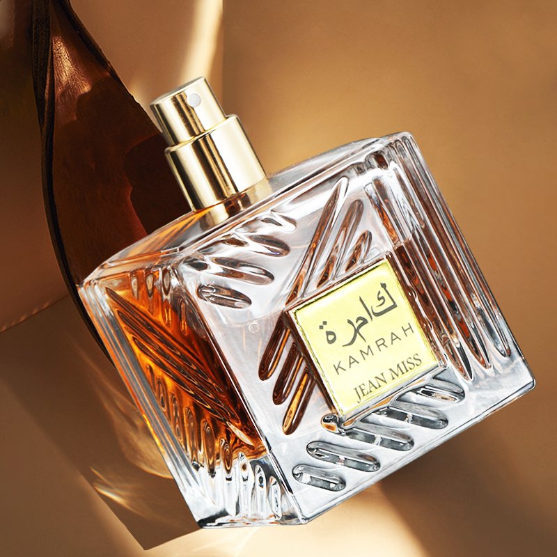 Men's Eau de Toilette A warm, woody scent with lasting fragrance Suitable for formal and casual occasions