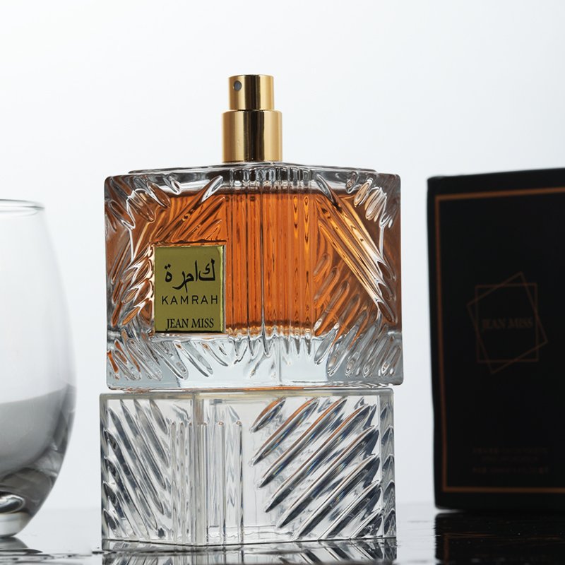 Men's Eau de Toilette A warm, woody scent with lasting fragrance Suitable for formal and casual occasions