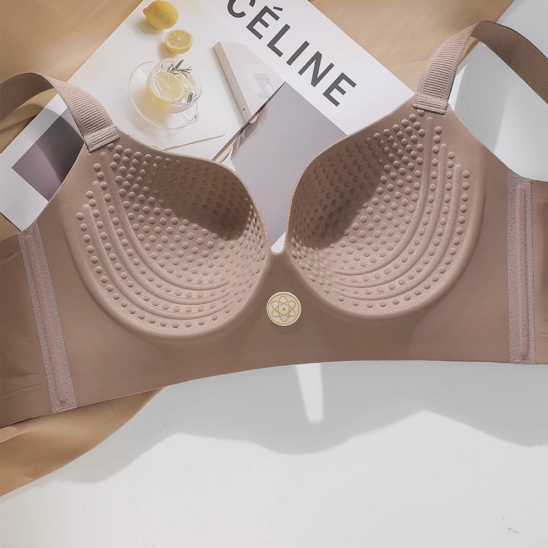 Large size smooth seamless underwear for women with large and small breasts to prevent sagging thin gathered adjustable bra