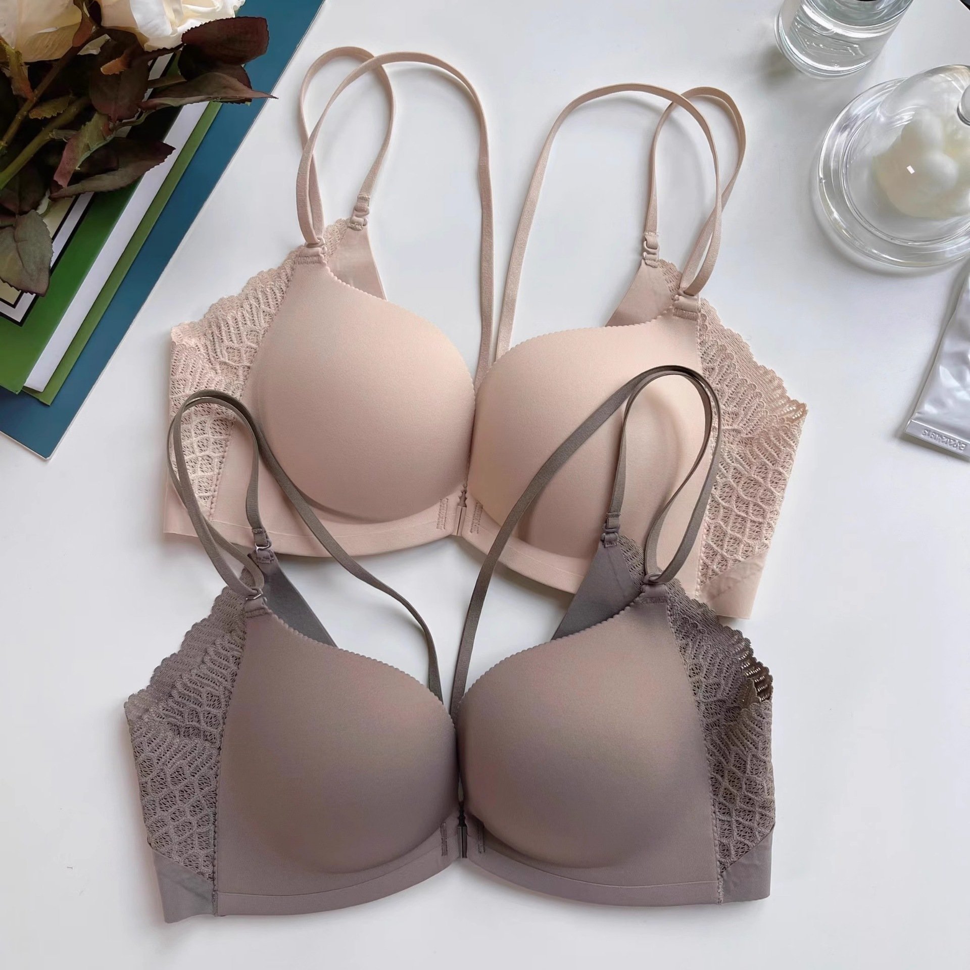 Women's Small Breasts Gather To Show The Big Pull Sexy No Wire No Trace Front Button Style Beautiful Back Bra For Women