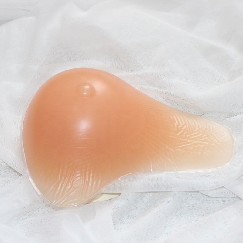 The deep concave backside with small air-flow channels of the trianglerealistic breast form prosthesis prosthesis for mastectomy