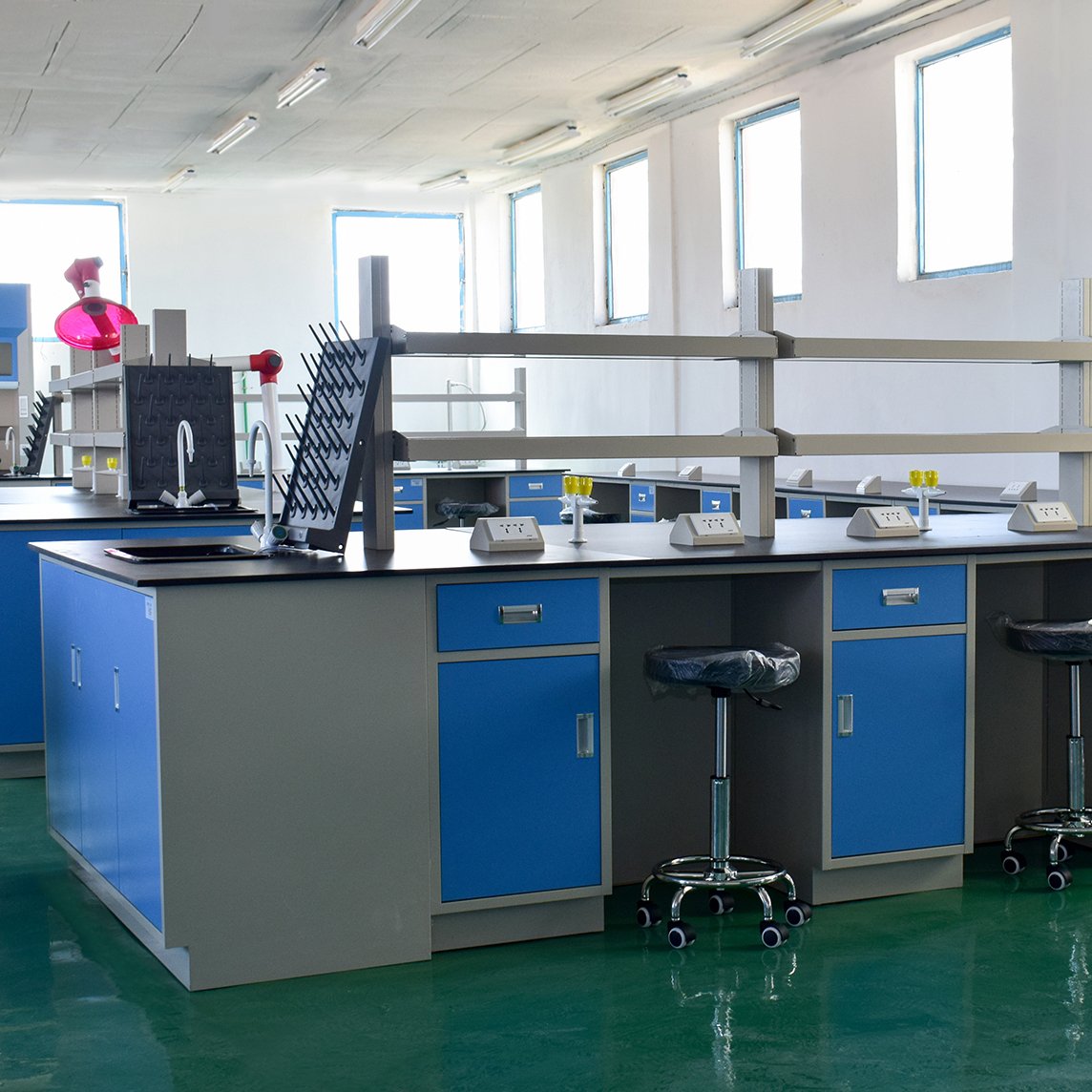 Cheap Price OEM Customized Sizes Steel And Wood Work Bench Laboratory Furniture Side Table For Lab
