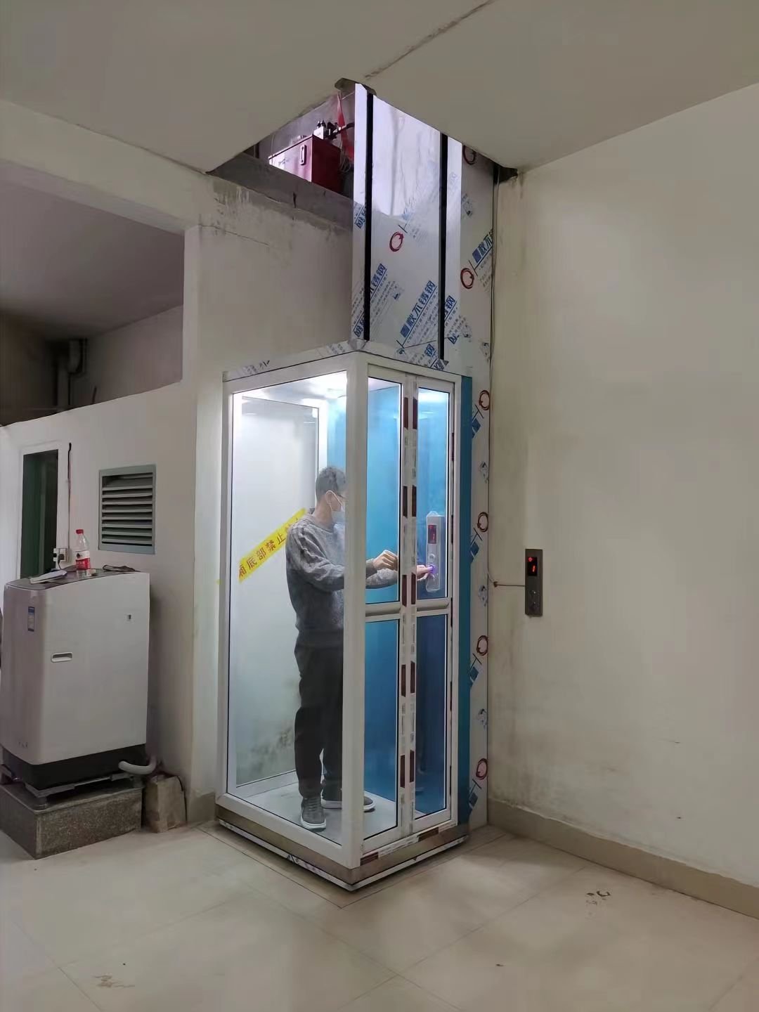 2024 New 450kg 5 floors glass loft household 2-5 person small home villa mini lifts and elevators source factory good price