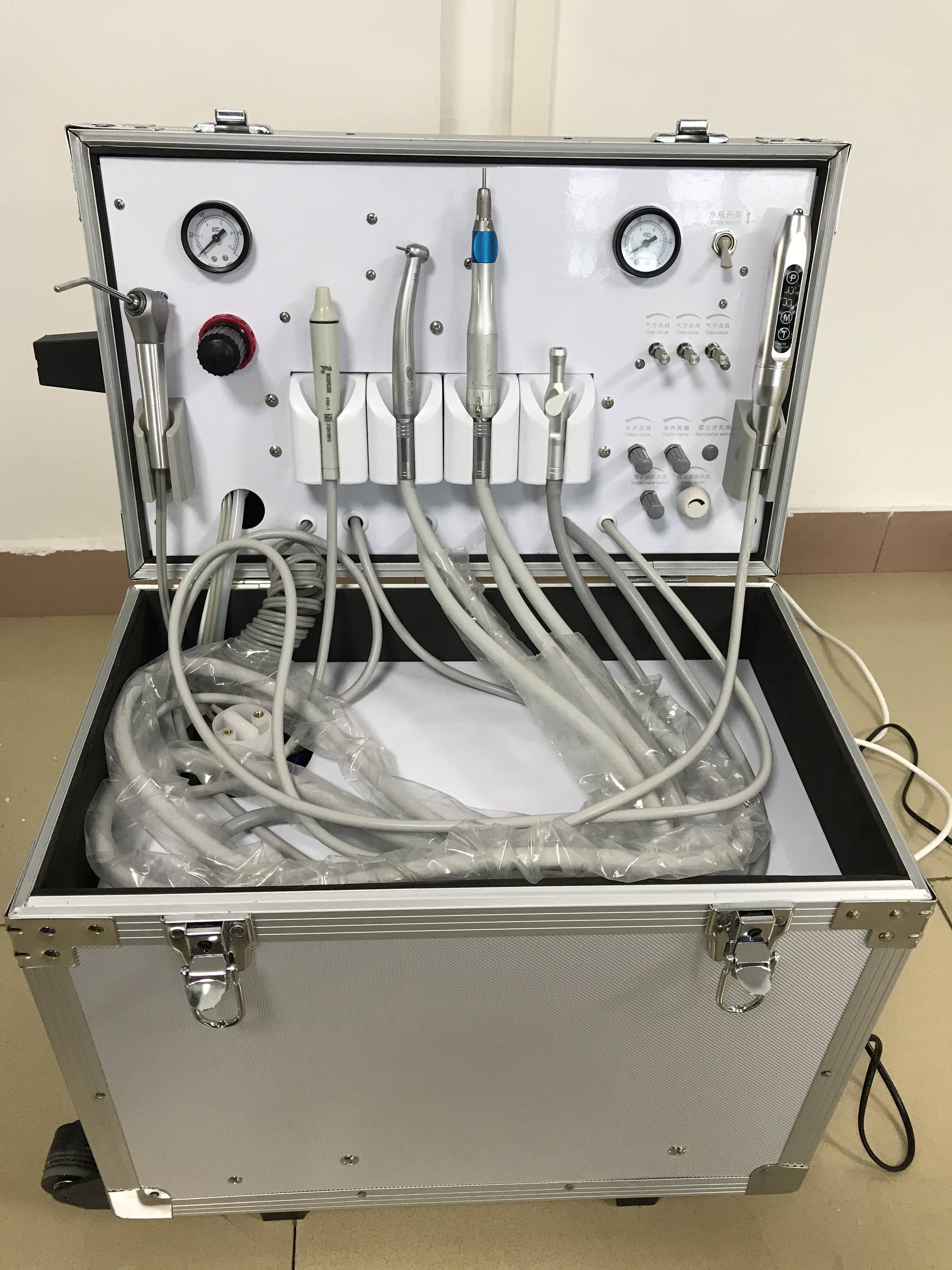 Dental teaching and training equipment to use portable dental unit chair for school