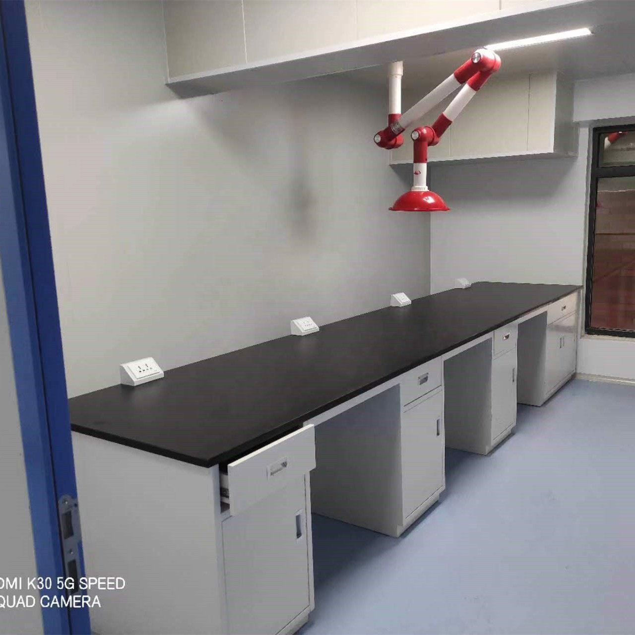 Chinese factory directly produce table for the dental laboratory